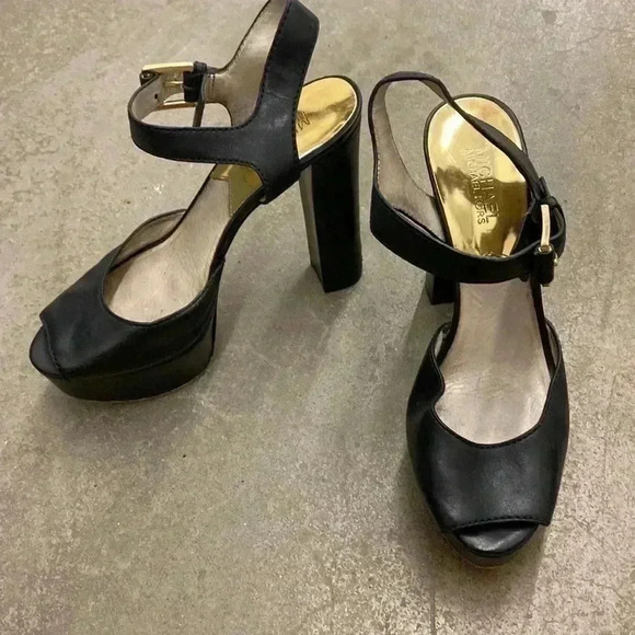 Michael kors  sandals - Picture 1 of 7